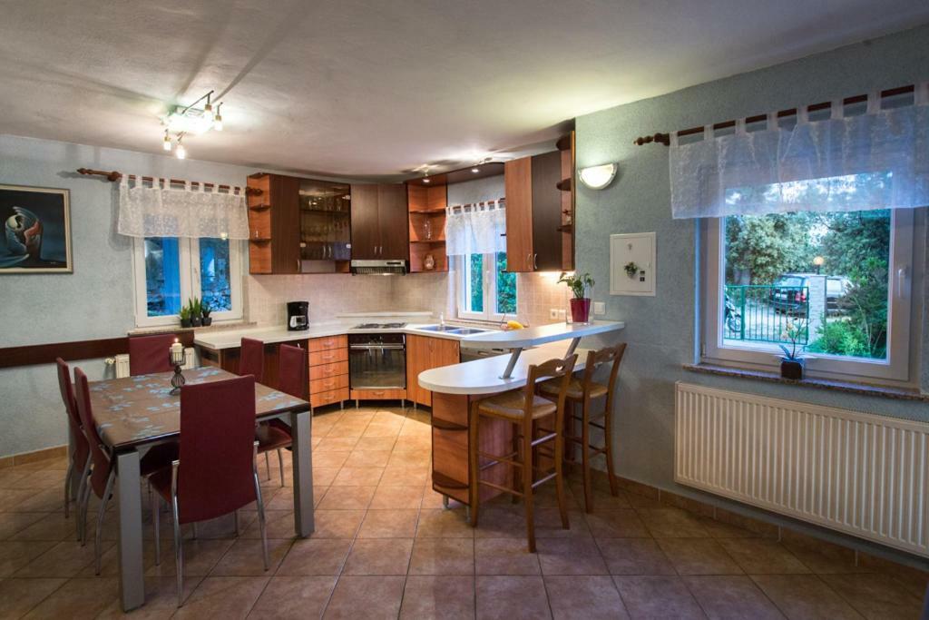 Apartmani Fuza Rab Supetarska Draga Exterior foto